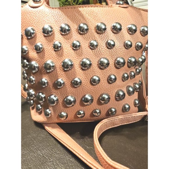 VGC rare, dusky pink studded handbag, fantastic condition inside & out, w. strap - Picture 5 of 16